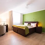 Am Herkules 3*