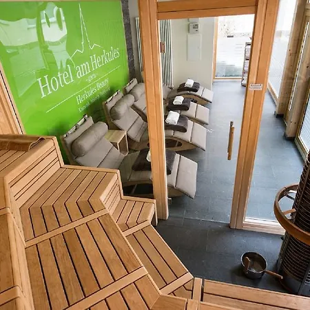 Hotel Am Herkules 3*